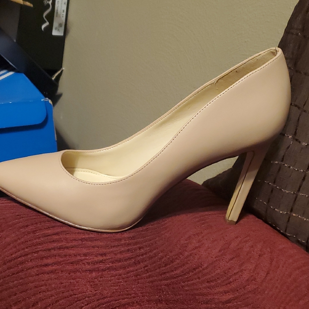 Nine West Cream Heels